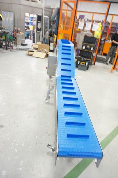 Stainless Elevating Conveyor